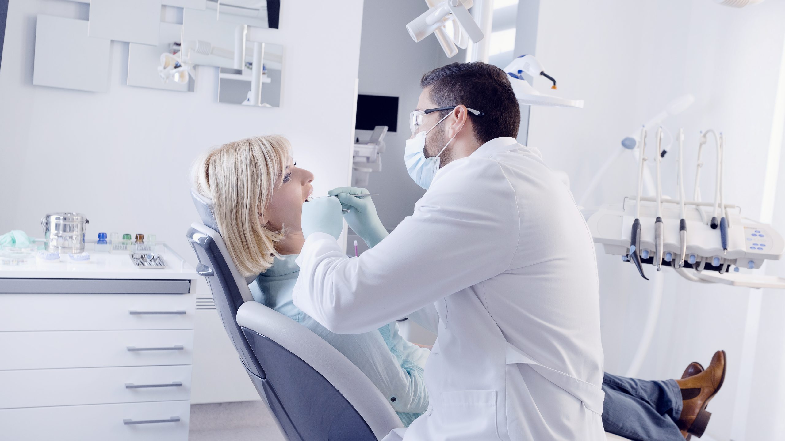 Dentist in Los Angeles, CA